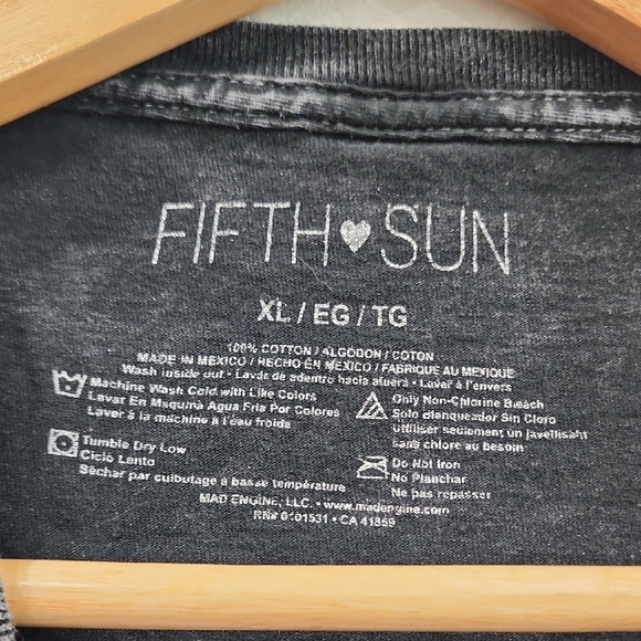 Fifth Sun Black Graphic Boxy Crop Top - Picture 5 of 6